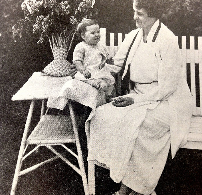 Olson with her niece, Denise in June 1935.